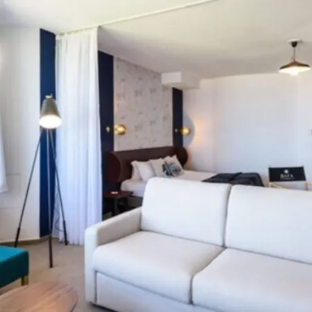 فندق Baya كابروتو